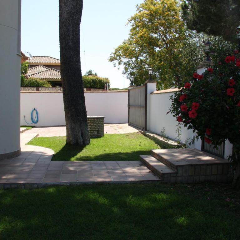 Moderno y amplio chalet, con piscina privada - Casa de 4 dormitorios - 9