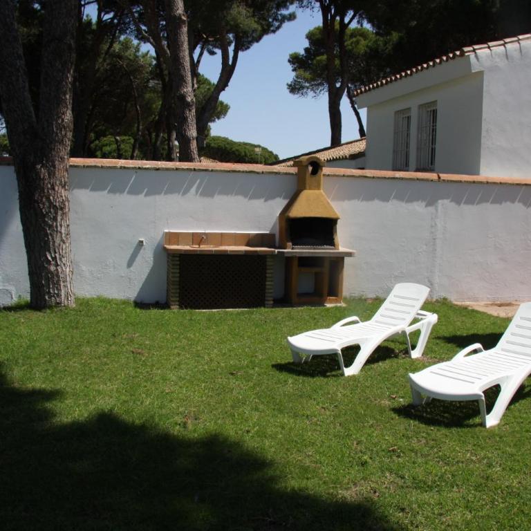 Moderno y amplio chalet, con piscina privada - Casa de 4 dormitorios - 2