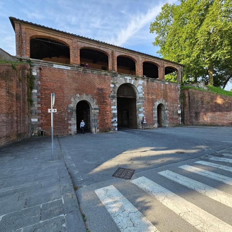 Lucca Walls Dream - Air Cond - Wi-Fi - Panoramic in front of the historical Walls - - Appartamento - 24