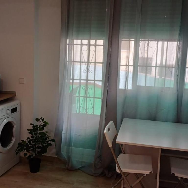 Apartamentos en Alameda junto al Corte Inglés - Apartamento con balcón - 2