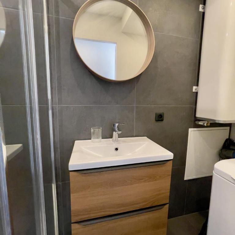 Laura Cosy T2 *CLIM* Proche Gare - Appartement Deluxe - 3