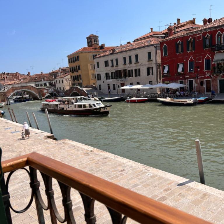Venezia Canal View - Camera Tripla Standard con Vista Mare - 6