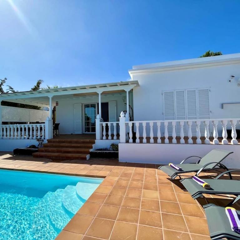 VILLA BARQUITO by JK Lanzarote - Three-Bedroom Villa - 22