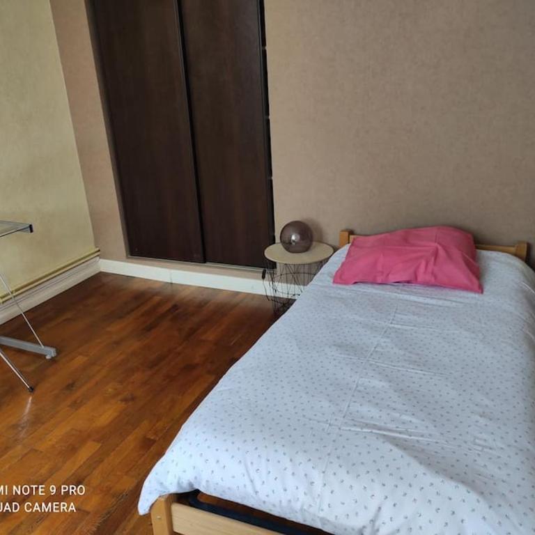 Bel appartement proche toutes facilités - Apartment mit 2 Schlafzimmern - 10