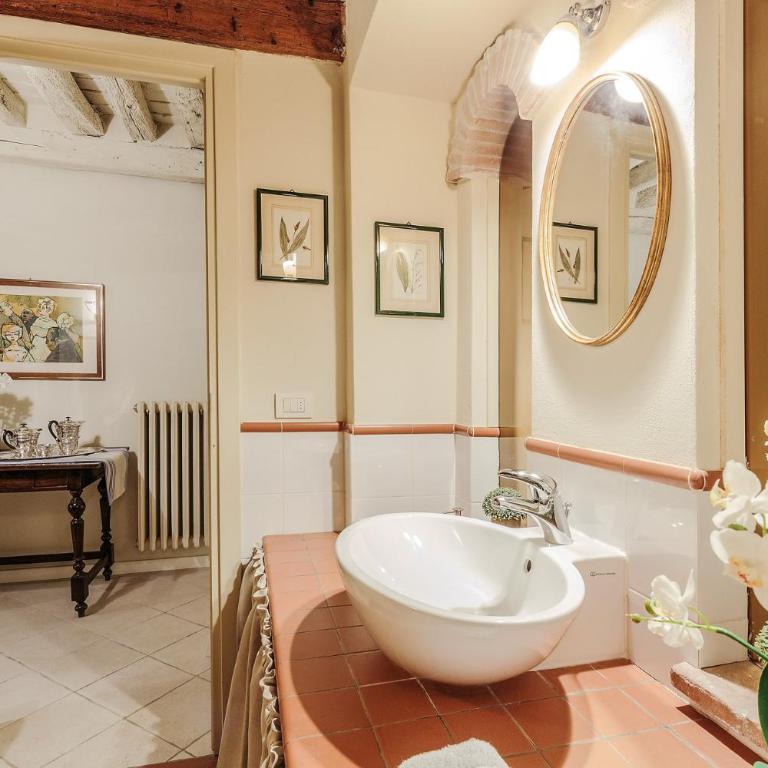 1400's Apartment, Stylish Smart Ground Floor Apartment inside Lucca - Appartamento con 1 Camera da Letto - 23
