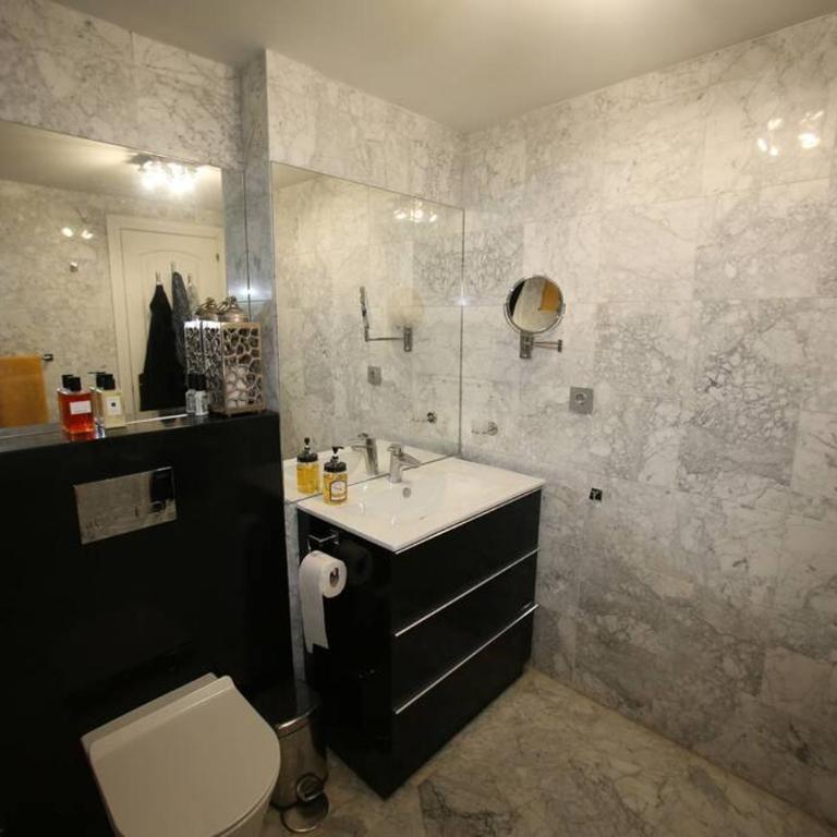 Stylish, Spacious apartment with sea view - Three-Bedroom Apartment - 2