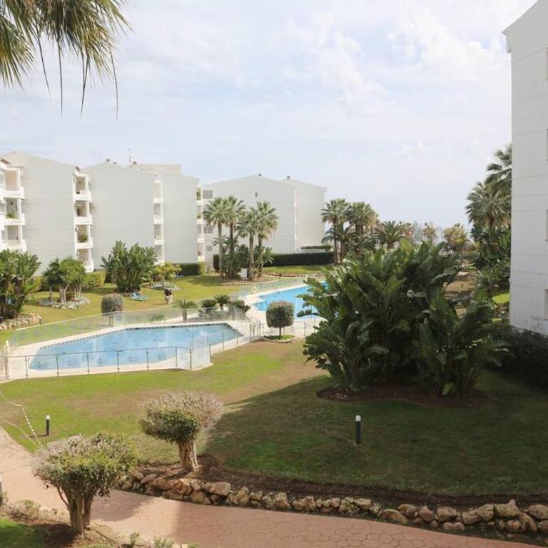 Stylish, Spacious apartment with sea view - Three-Bedroom Apartment - 4