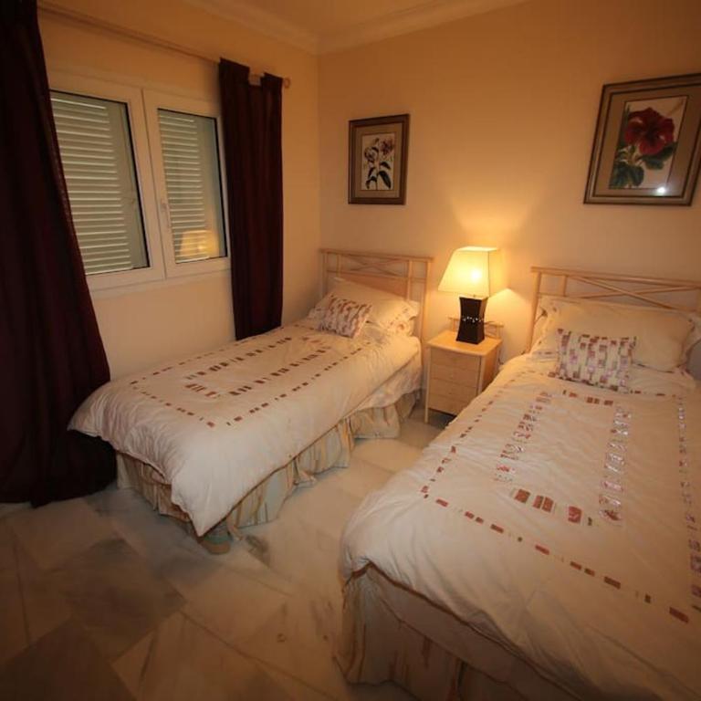 Stylish, Spacious apartment with sea view - Three-Bedroom Apartment - 9
