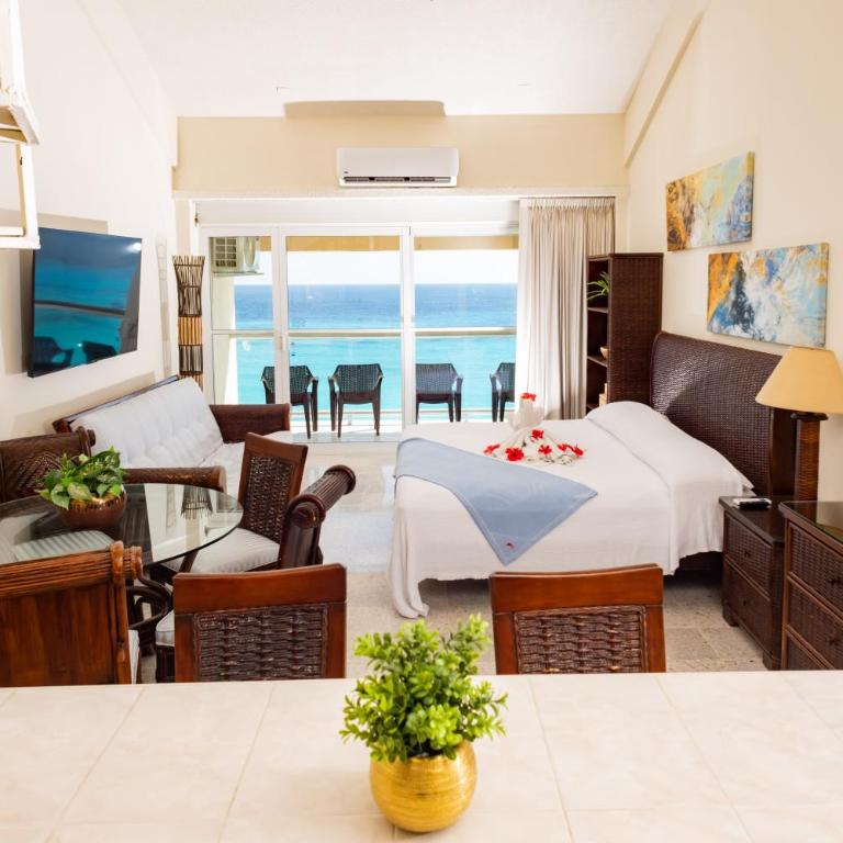 2 Story Oceanfront Penthouses on Cancun Beach! - Penthouse Apartment - 1