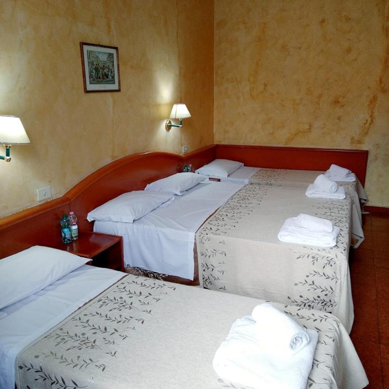 Hotel Ferrari - Camera Quadrupla - 5