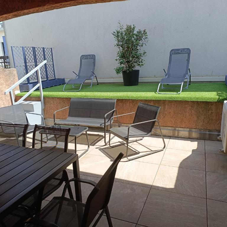 Appartement a 50 mètres de la plage - One-Bedroom Apartment - 13