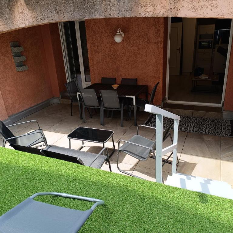 Appartement a 50 mètres de la plage - One-Bedroom Apartment - 15