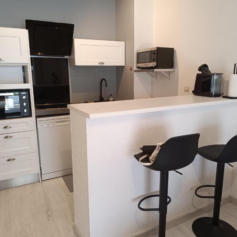 Appartement a 50 mètres de la plage - One-Bedroom Apartment - 7