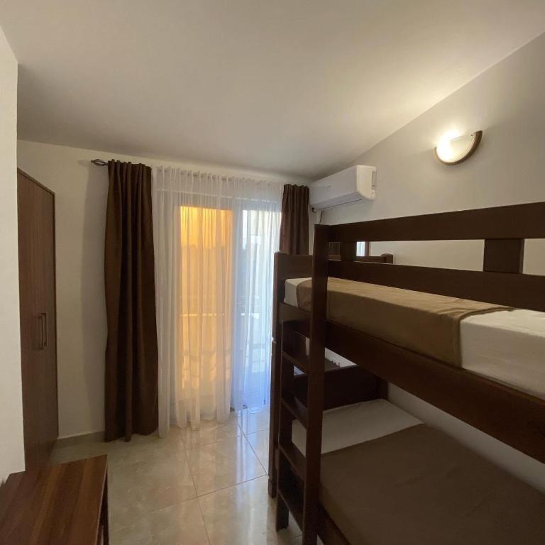 Robi Apartments - Two-Bedroom Suite - 3
