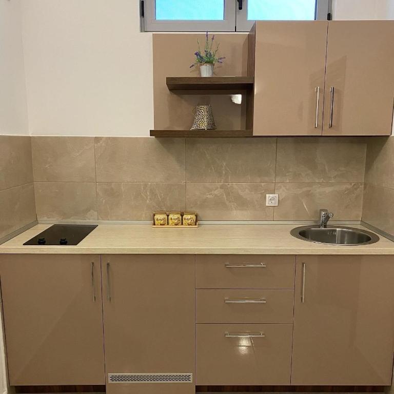 Robi Apartments - Two-Bedroom Suite - 4