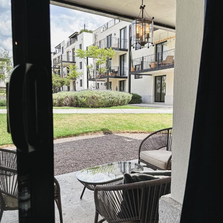 Hermoso depto con alberca en el condo La Luminaria Casonas y Villas - Apartamento de 2 dormitorios - 65