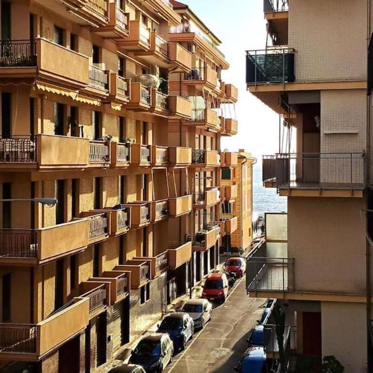 Liguria- Chiavari: a trenta passi dal mare - Appartamento con 1 Camera da Letto - 34