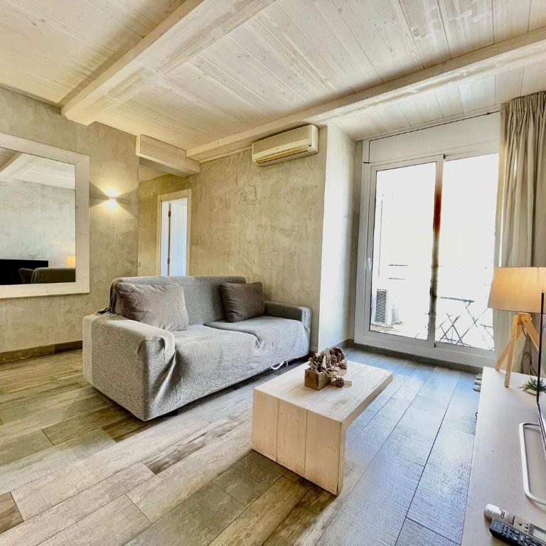 BarcelonaForRent Market Penthouse - Two-Bedroom Apartment - 1