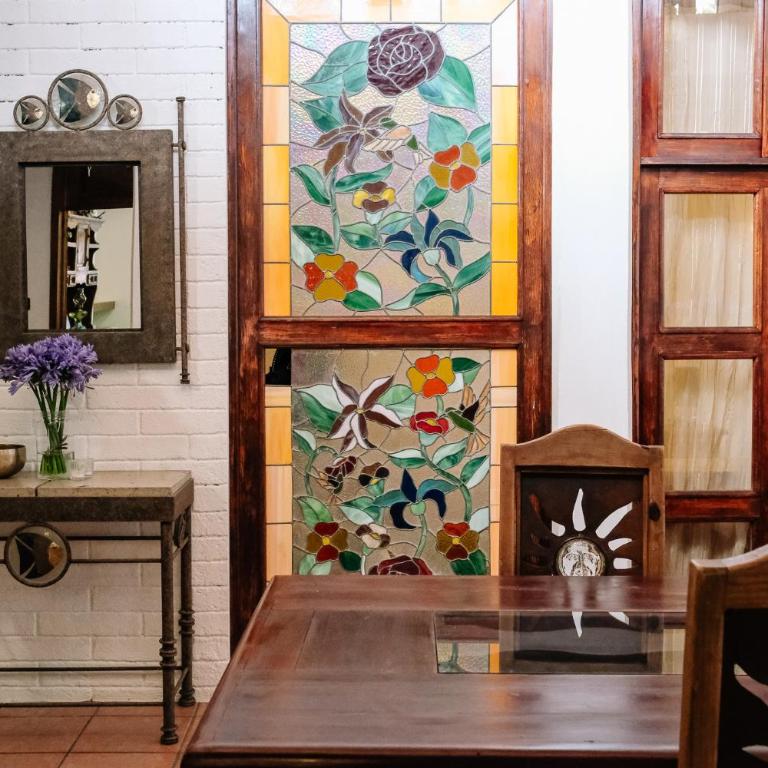 Sunshine House - Made by artists - Villa - 36