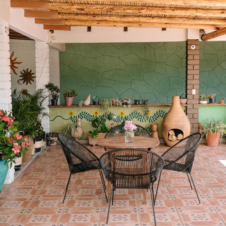 Sunshine House - Made by artists - Villa - 56
