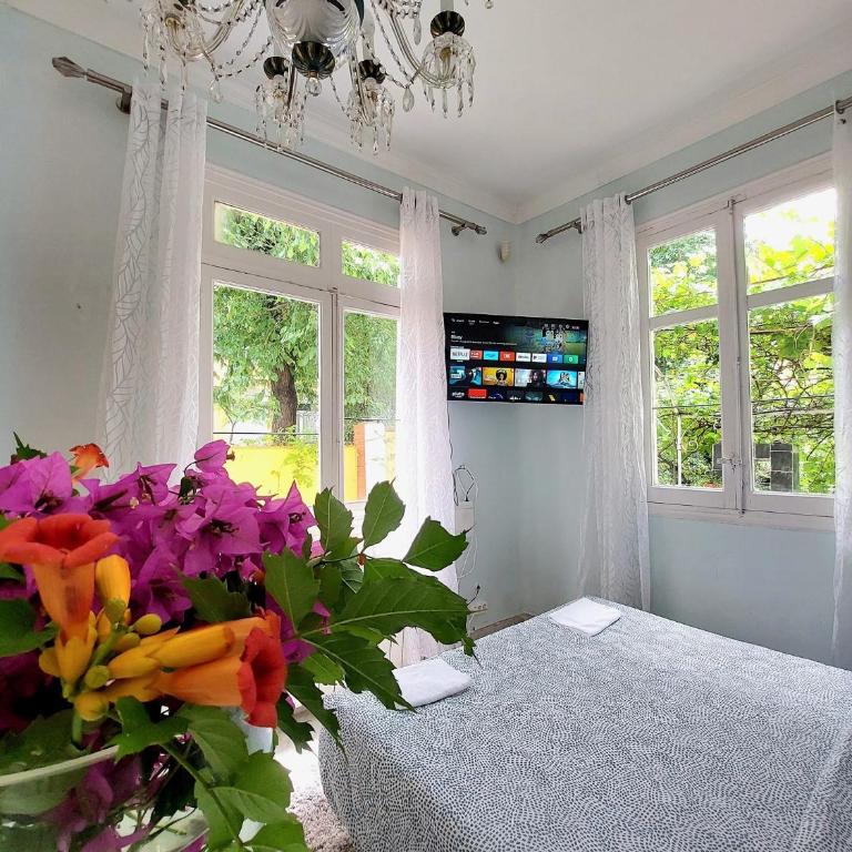N1 Casa de Madrid - greenpeace line - Double Room with Shared Bathroom - 1