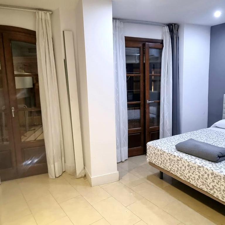 Apartamentos Salamanca - Two-Bedroom Apartment - 3