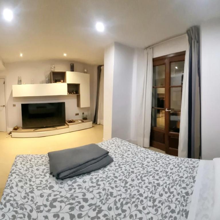 Apartamentos Salamanca - Two-Bedroom Apartment - 4