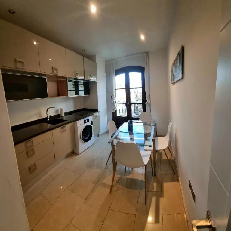 Apartamentos Salamanca - Two-Bedroom Apartment - 6