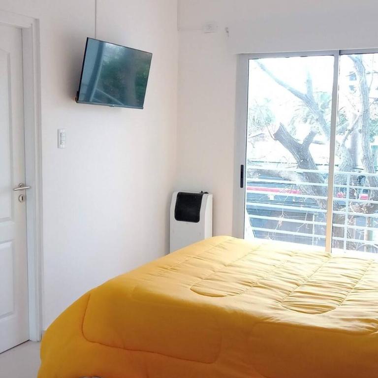 Luminoso monoambiente céntrico con cochera cubierta - Apartamento de 1 dormitorio - 2