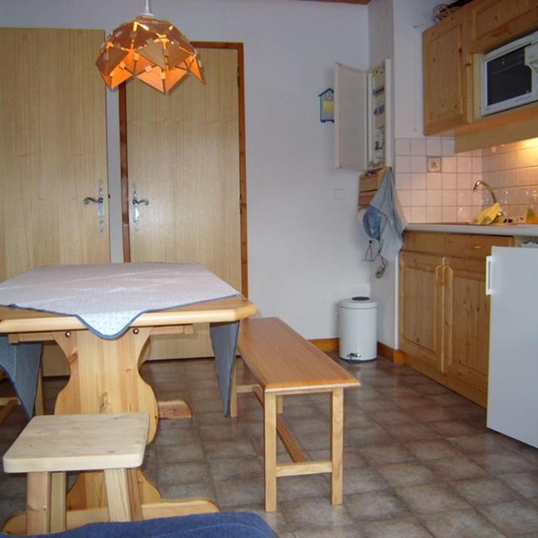 Appartement 3 pièces, 4 pers, skis aux pieds, balcon, parking, proche village - Appartement 2 Chambres - 8