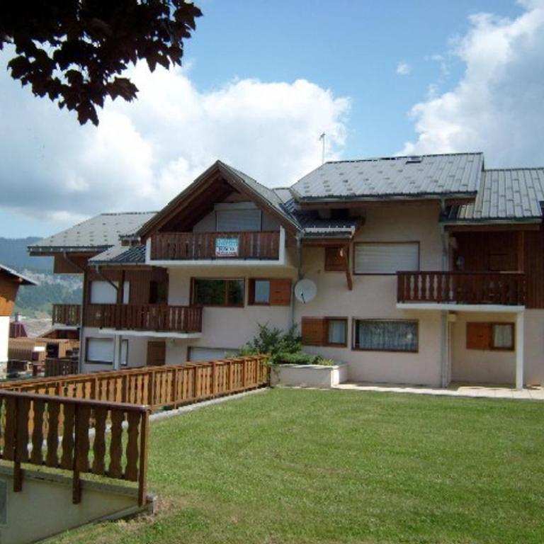 Appartement 3 pièces, 4 pers, skis aux pieds, balcon, parking, proche village - Appartement 2 Chambres - 10