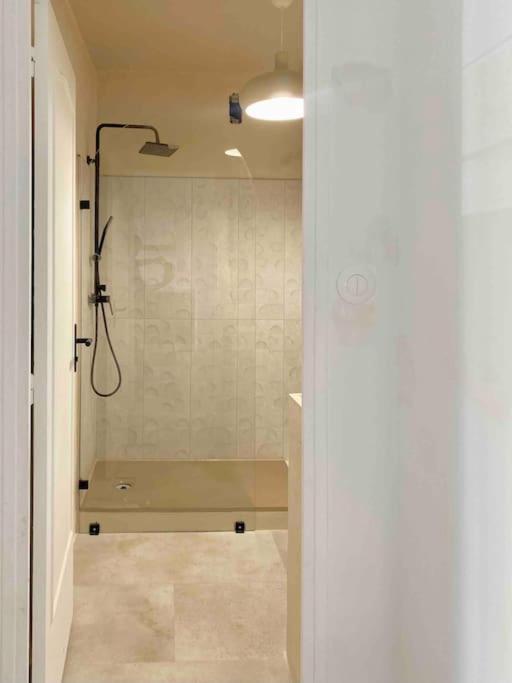 Charmant T2 en centre ville - Castelane - Appartement 1 Chambre - 16