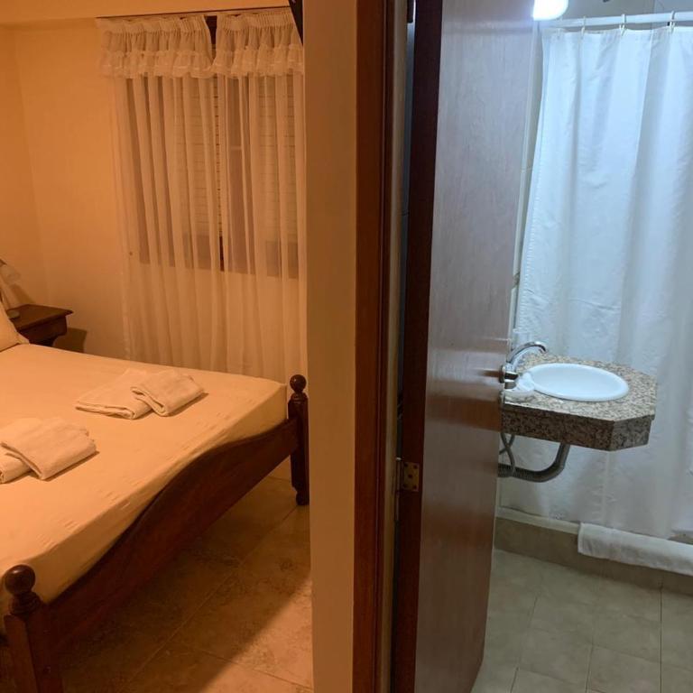 De La Plaza Hotel - Habitación Triple - 4