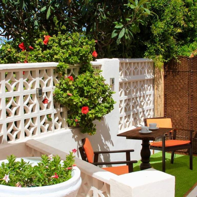 Entire Villa by the sea with private garden and mini pool - Villa - 15