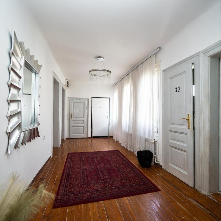 Authentic Design 2BDR Apartment in Old Town - Two-Bedroom Apartment - 31