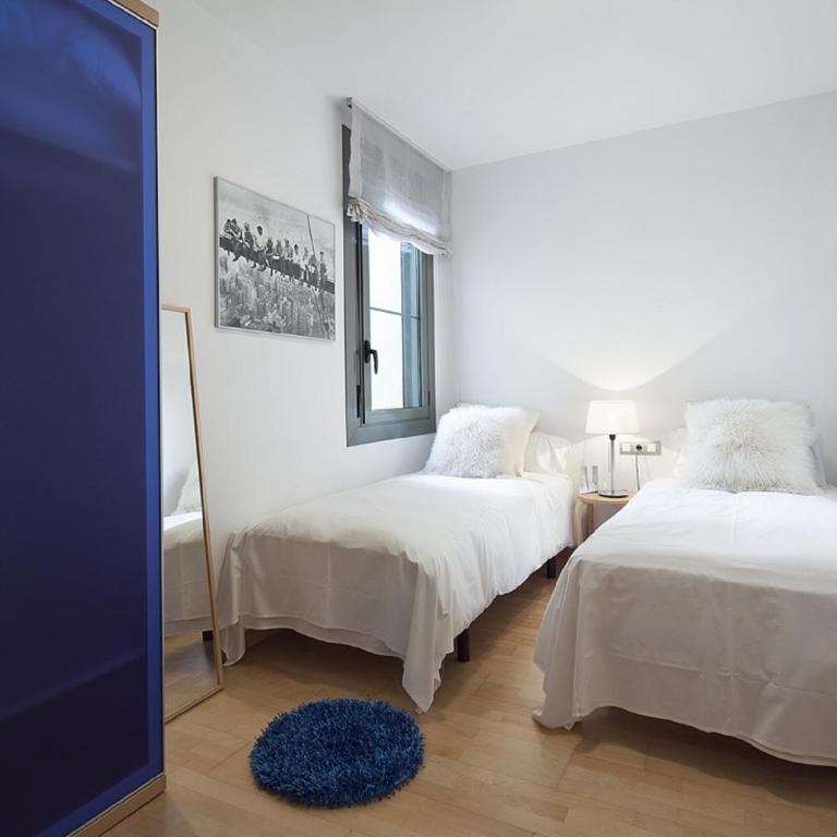 You Stylish El Born Apartments - Three-Bedroom Apartment with Balcony- Carrer d'Ali Bei - 2
