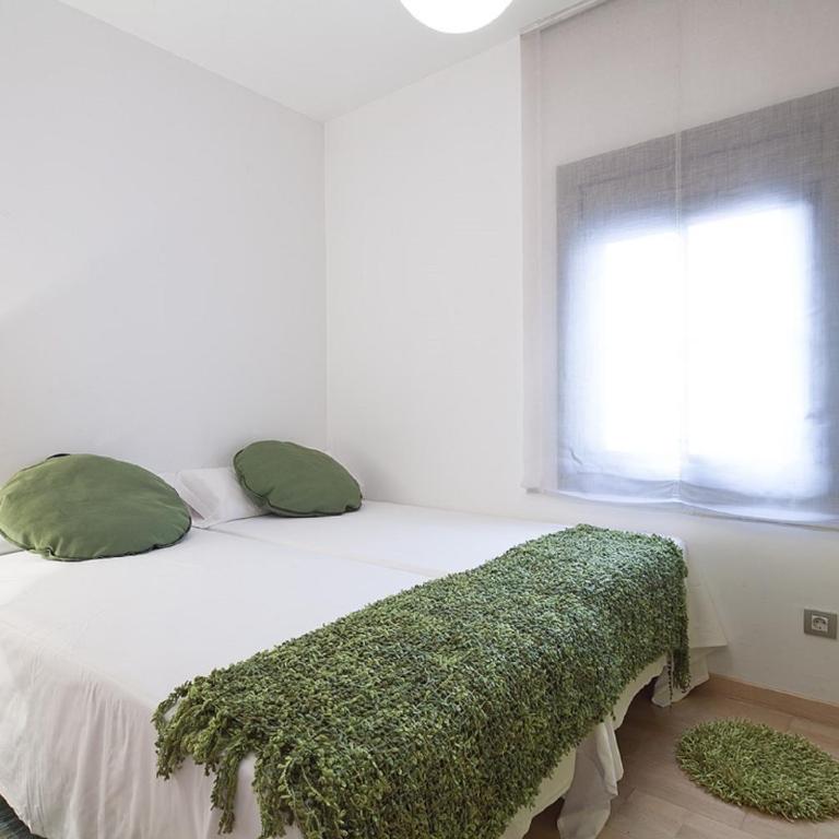 You Stylish El Born Apartments - Three-Bedroom Apartment with Balcony- Carrer d'Ali Bei - 8