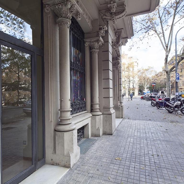 You Stylish El Born Apartments - Three-Bedroom Apartment with Balcony- Carrer d'Ali Bei - 9