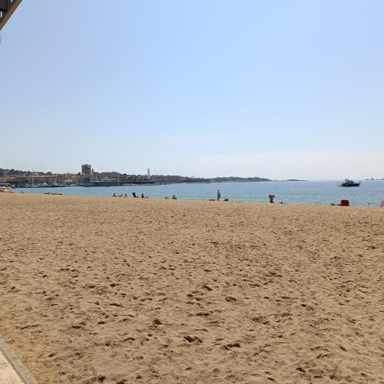 Appartement a 50 mètres de la plage - One-Bedroom Apartment - 19