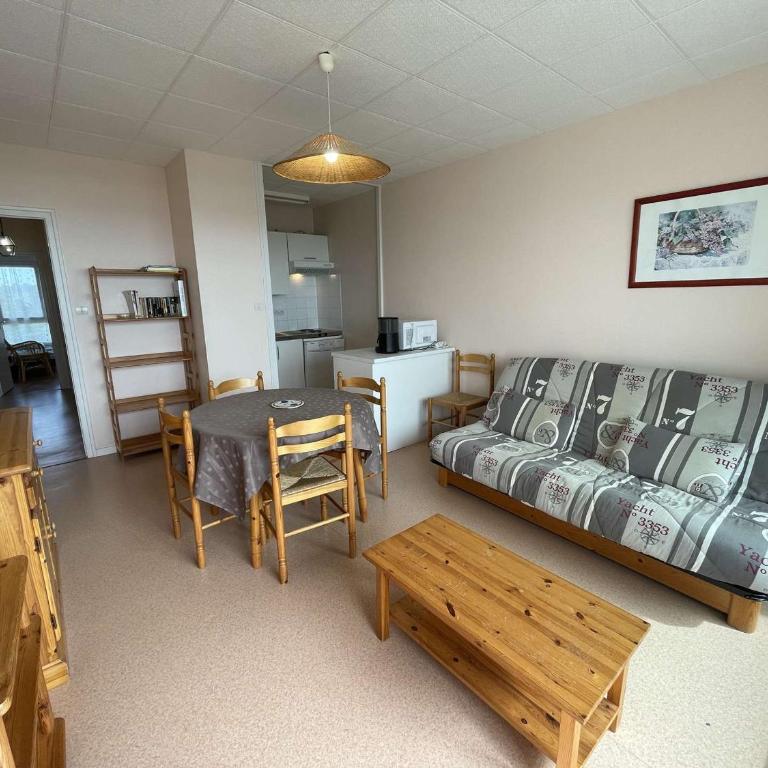 Appart. 2 pièces à 100m de la plage, 4 couchages, Parking, Lave-vaisselle, Animaux admis - FR-1-224C-133 - Apartment (4 Adults) - 1