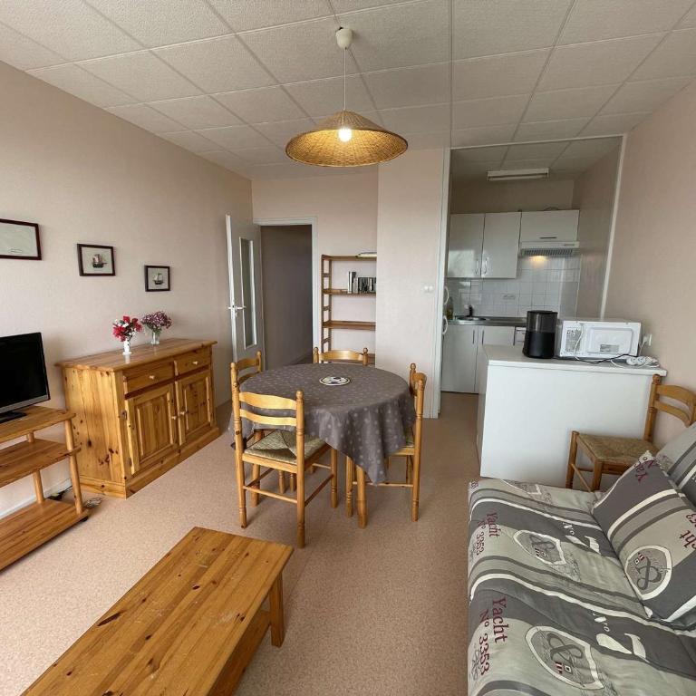 Appart. 2 pièces à 100m de la plage, 4 couchages, Parking, Lave-vaisselle, Animaux admis - FR-1-224C-133 - Apartment (4 Adults) - 9