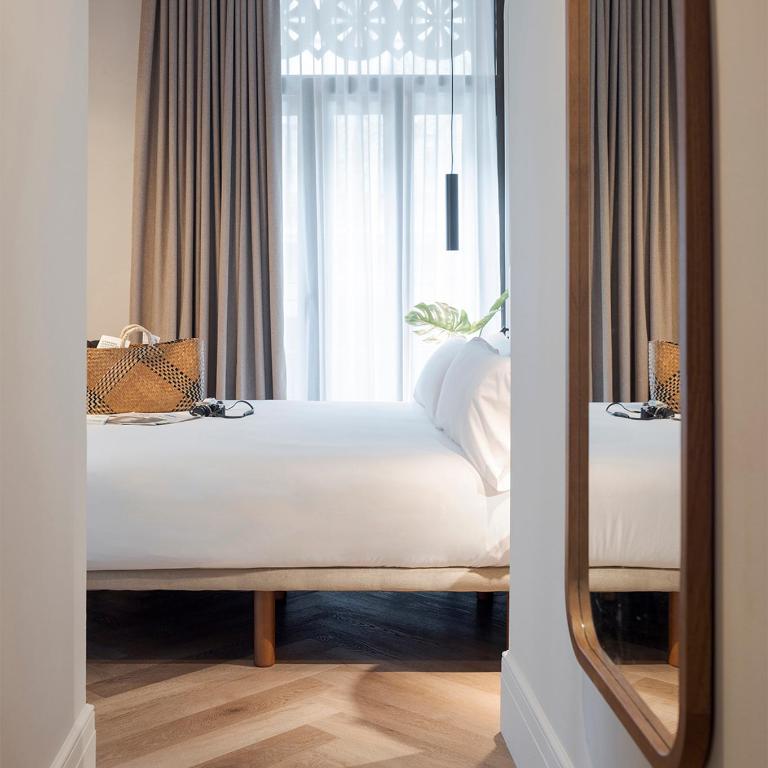 Room Mate Oliveira - City Centre, Valencia - Double or Twin Room - 7