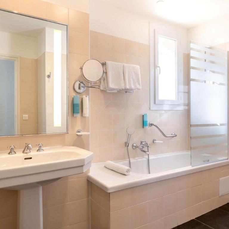 Best Western Hotel Matisse - Chambre Lit King-Size Prestige - Vue sur Mer - 4