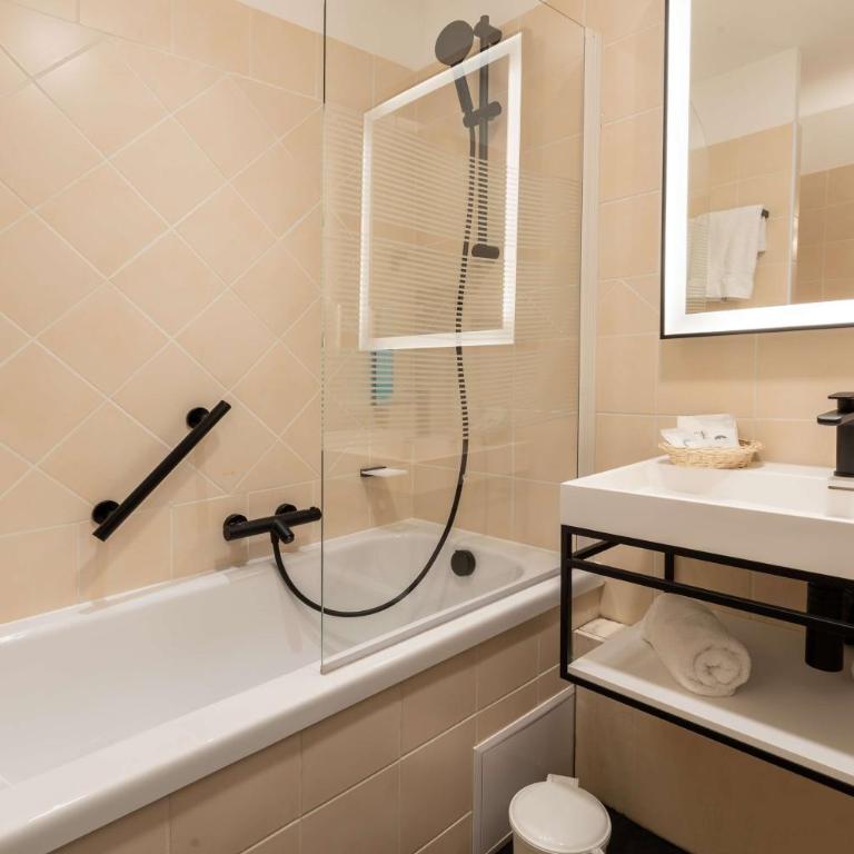 Best Western Hotel Matisse - Chambre Supérieure Lit Queen-Size - 11