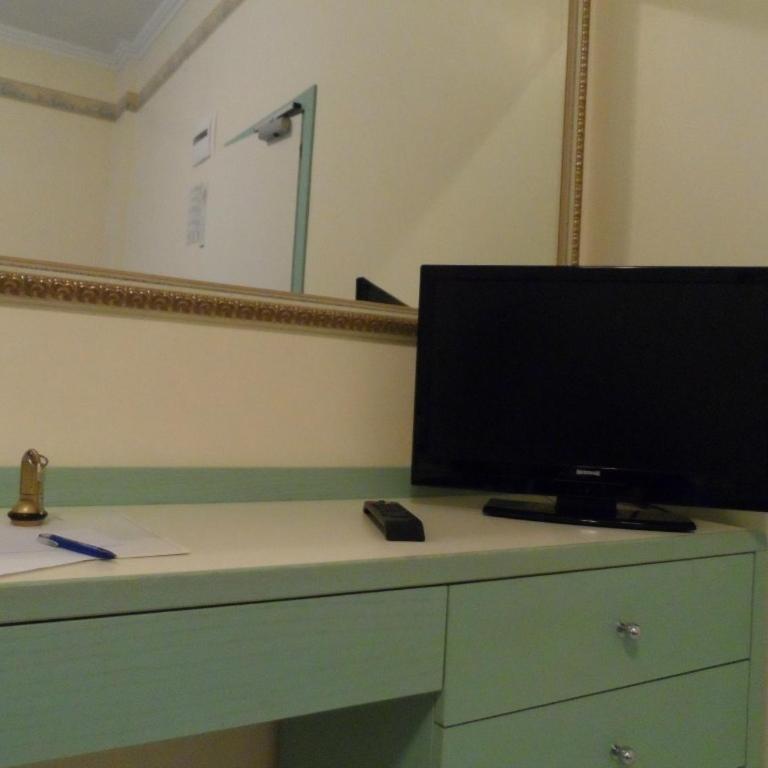 Hotel Arizona - Large Double or Twin Room - 2