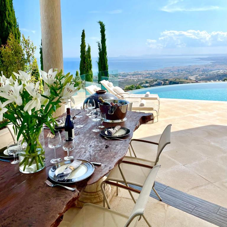 Luxury Sea View Villa in Marbella - Villa - 7
