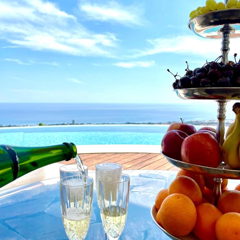 Luxury Sea View Villa in Marbella - Villa - 4
