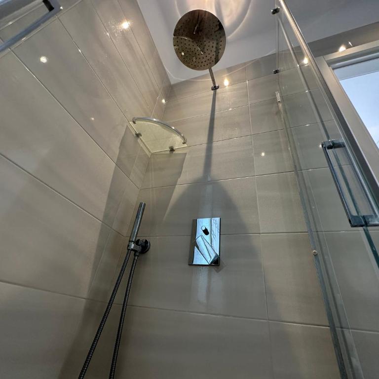 Domus Luca - Central Rooms in the Heart of Naples - Camera Tripla con Bagno Privato - 16