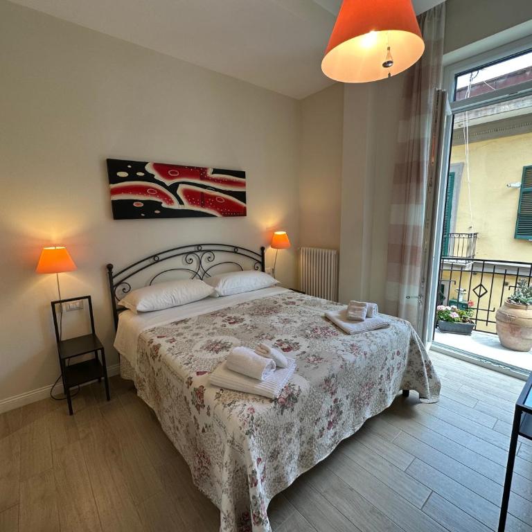 Domus Luca - Central Rooms in the Heart of Naples - Camera Matrimoniale Deluxe con Doccia - 1