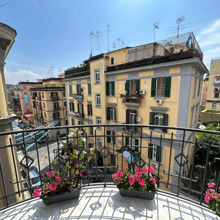 Domus Luca - Central Rooms in the Heart of Naples - Camera Tripla con Bagno Privato - 8